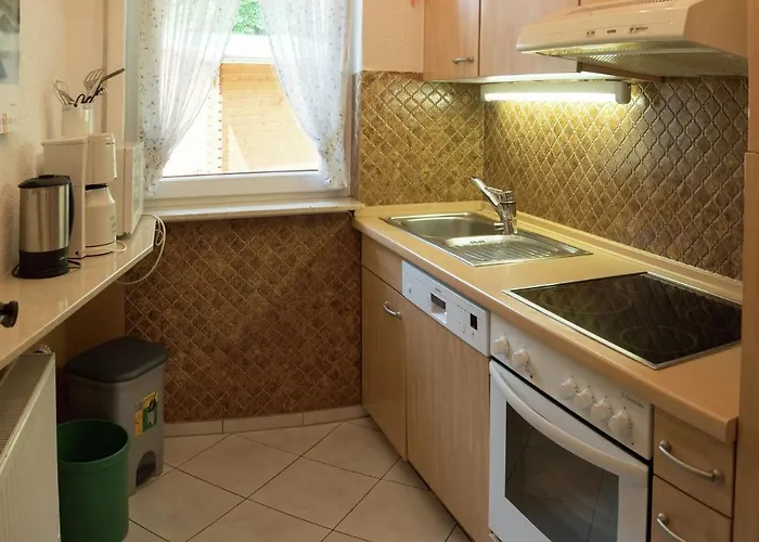 Quaint In Huettenthal With Garden Apartamento