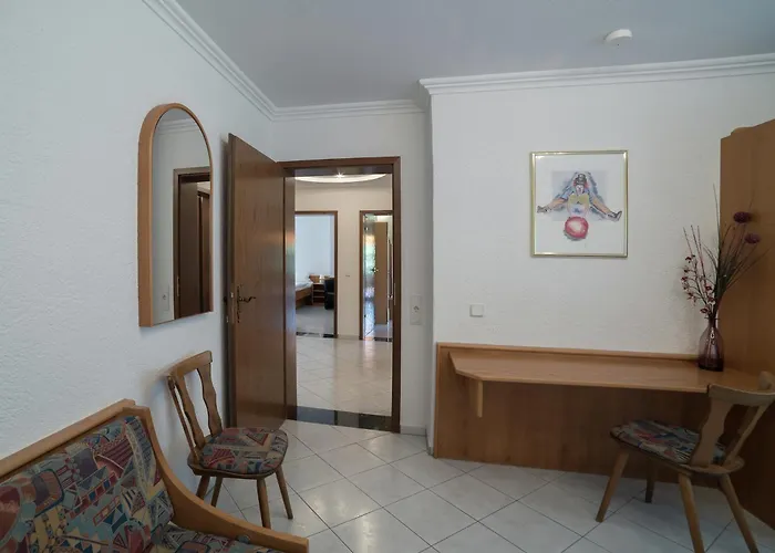 Quaint In Huettenthal With Garden Apartamento